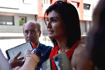 La presidenta del grup parlamentari Andorra Endavant, Carine Montaner, en les declaracions posteriors a la sentència.